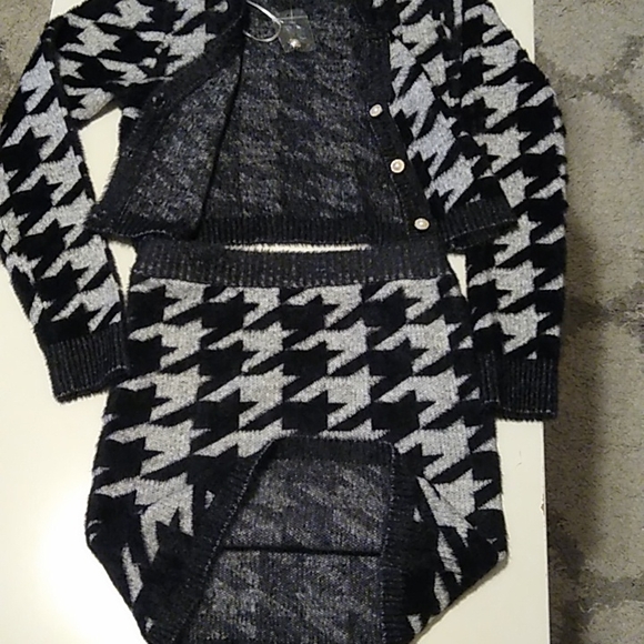 Comfy and warm skirt and cardigan set - Picture 14 of 14